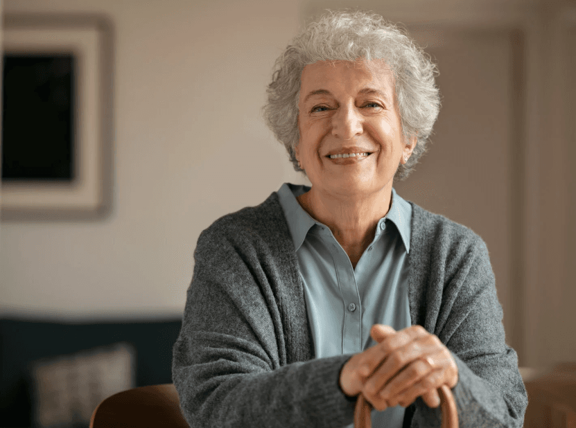 Senior souriant